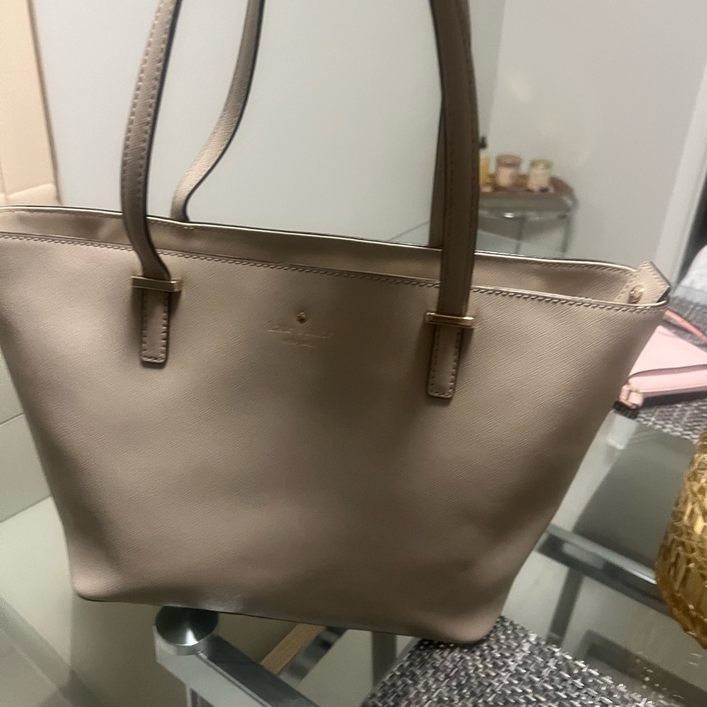 Kate Spade Tan Tote Bag Elegant And Functional - image 2